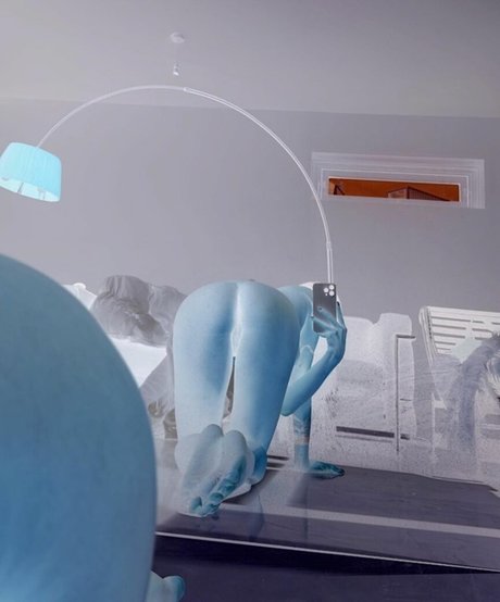 Dieu Linh Vuong modèle érotique images