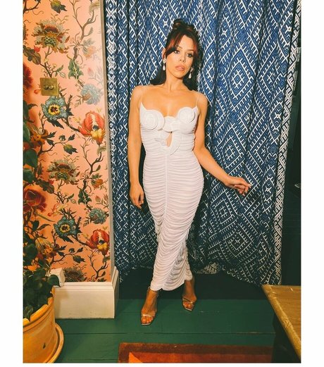 Billie Piper modèle porno image