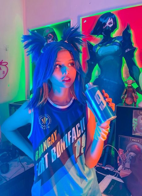 Charechii modèle joli image