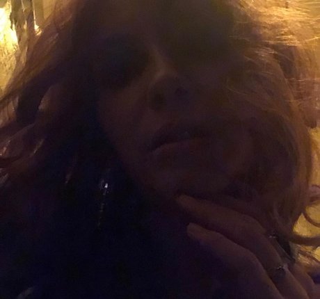 chatte dégoulinante et humide onlyfans art érotique photo