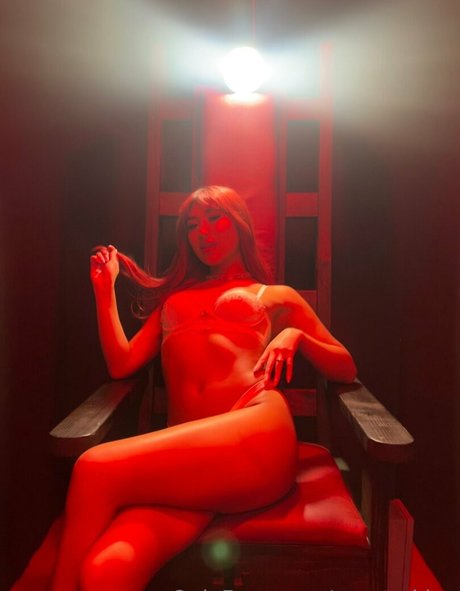 xxrated lux actrice parfaite des photos