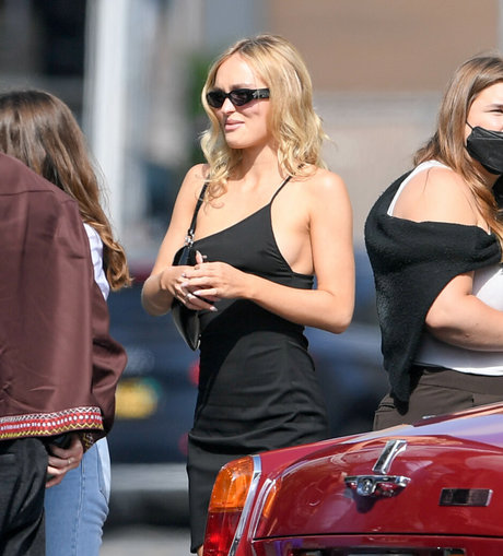 Lily Rose Depp modèle porno galeries