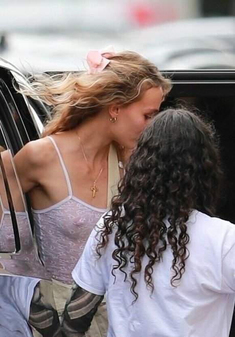 Lily Rose Depp étoile gratuite galerie