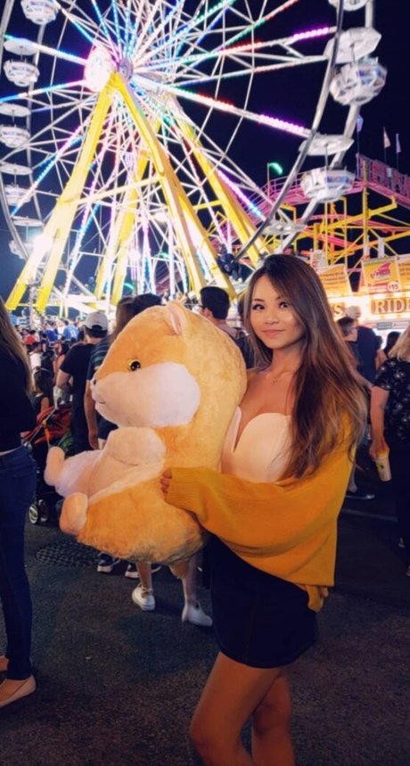 Cindy Phan star pornographique photos