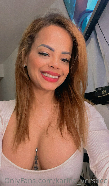 fille courbée dà côté onlyfans nu gratuit galerie