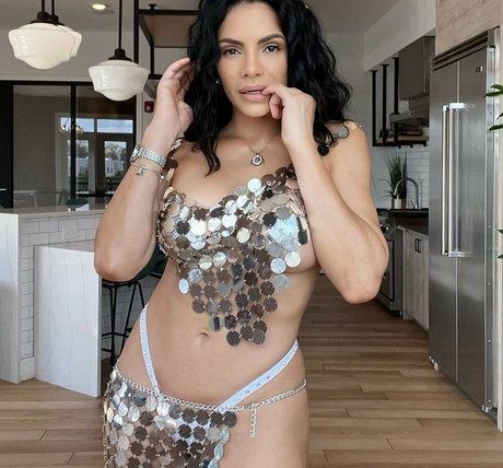 NinaUnrated modèle chaud images