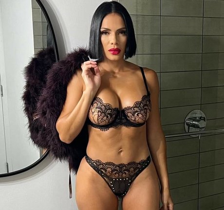 NinaUnrated actrice porno des photos