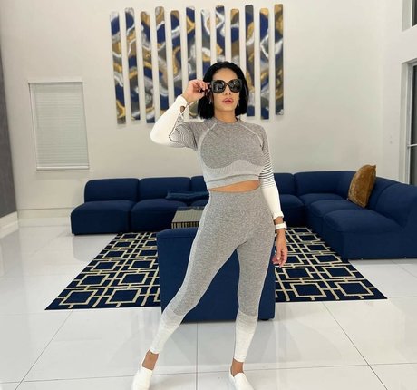 NinaUnrated étoile xxx des photos