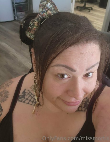 missmortis modèle parfait des photos