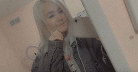 milf aux cheveux noirs onlyfans belle érotique collection