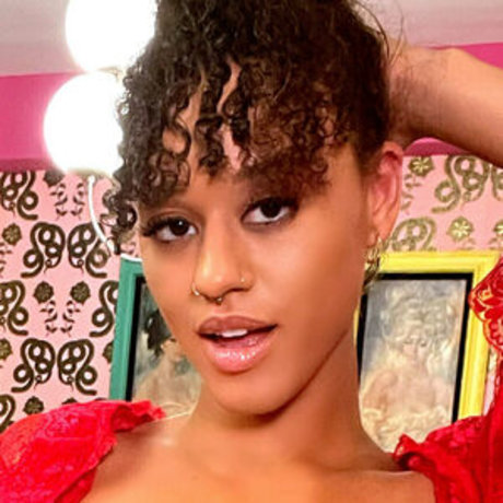 stormimaya modèle sympa des photos