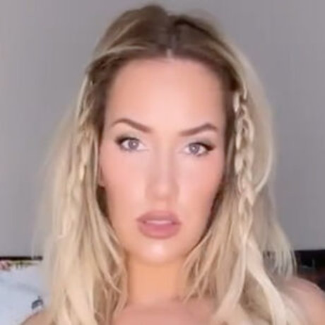 Paige Spiranac nus étoiles galeries