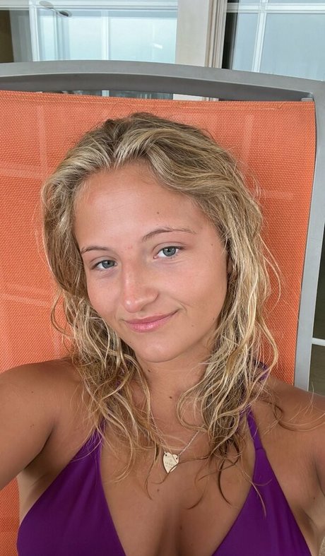 Daisy Campbell étoile chaude images