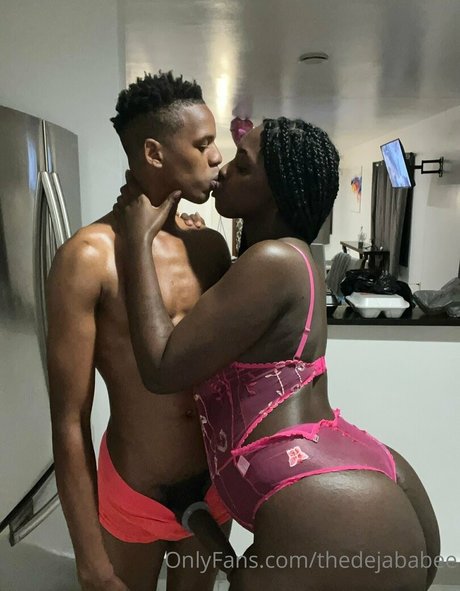 thedejababee star érotique photo