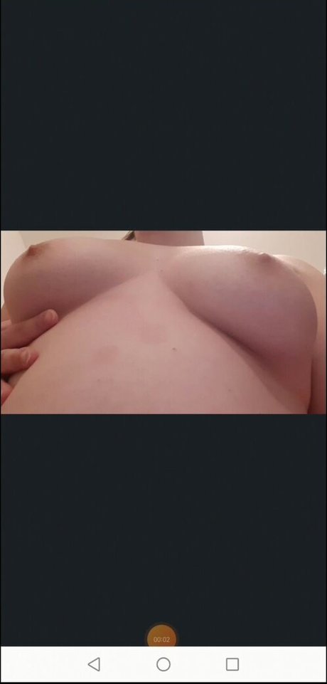 rousse aux gros seins onlyfans porno érotique galerie