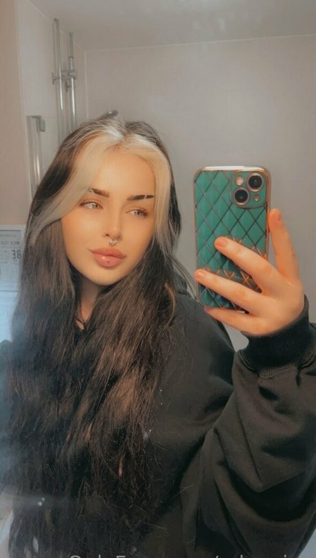 edenivyxo modèle xxx galerie