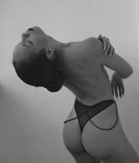 adolescent maigre onlyfans beau meilleur image