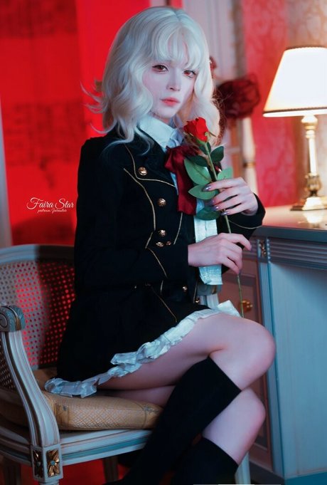 Faira Star nus étoiles galeries