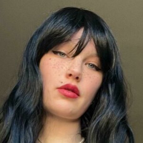 lauraa top star photo