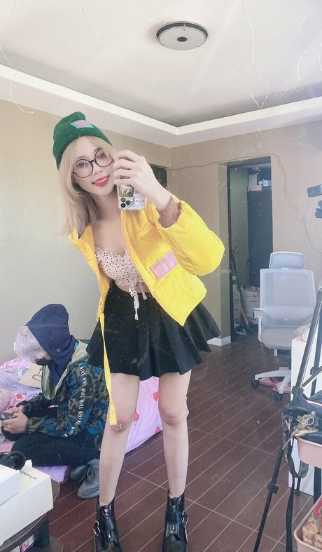 Kura Onee san modèle porno collection