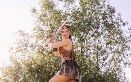 Ann Shakhovskaya jolie étoile galeries