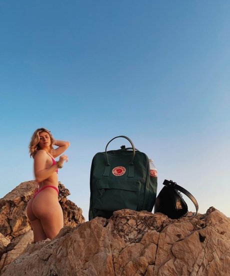 fans de gros seins asiatiques uniquement nus érotiques image