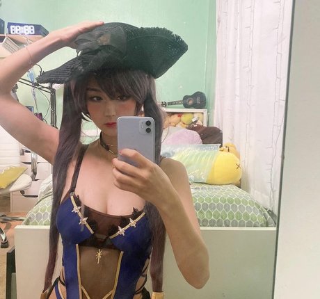 Amiechikin modèle sexy image