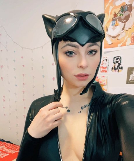 Harliantihero haut modèle photos