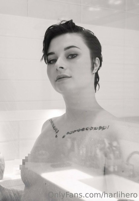 Harliantihero modèle porno collection