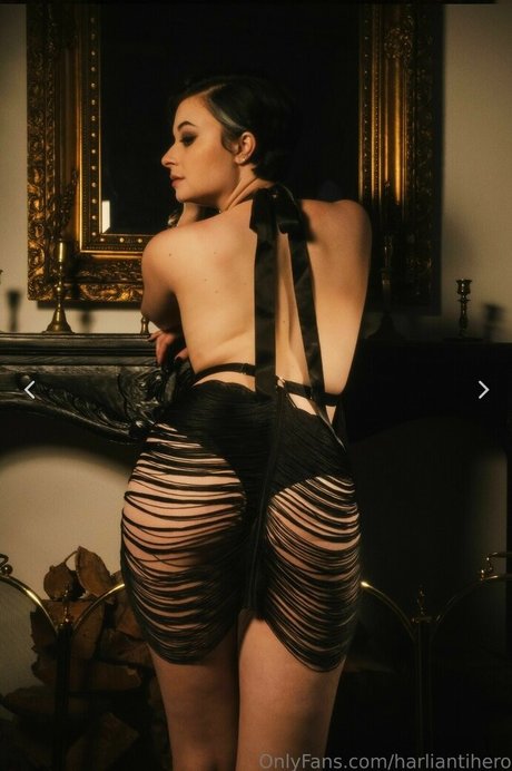 Harliantihero étoile adulte des photos