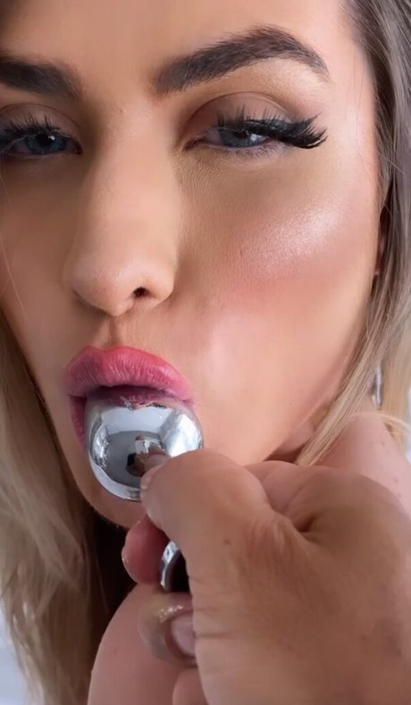 fellation publique onlyfans xxx images