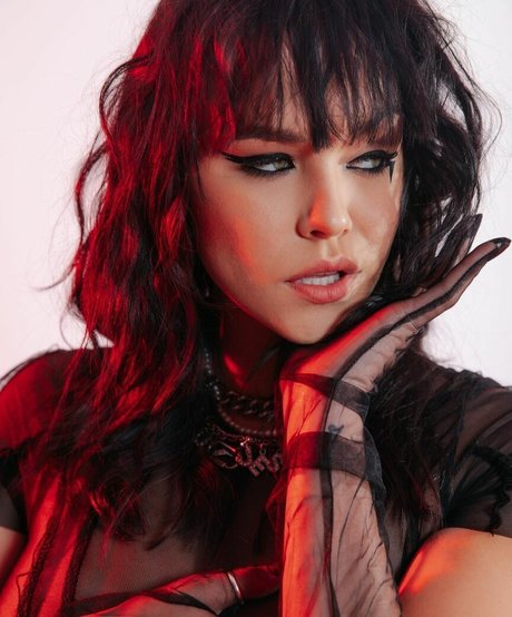 Taylor Upsahl étoile sexy collection