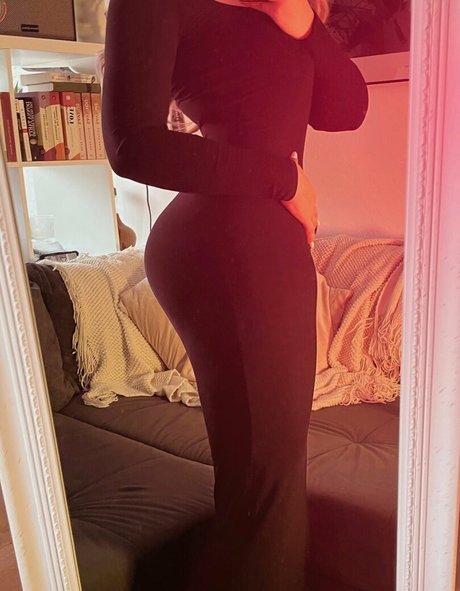 Aurelia Baker modèle pornographique galeries