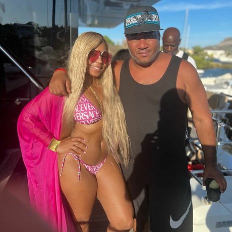 bbw gothique uniquementfans des nus sympas image