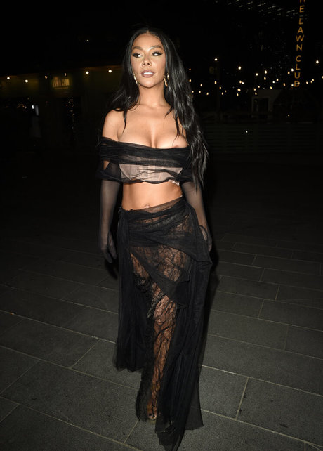 plage milf onlyfans sympa, meilleur image