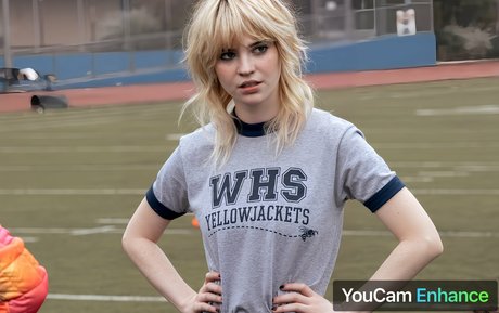 Sophie Thatcher star pornographique images