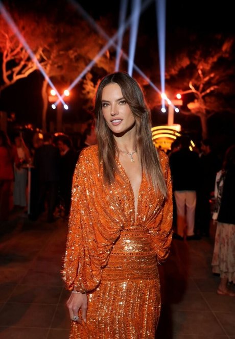 string gros cul onlyfans nu galerie