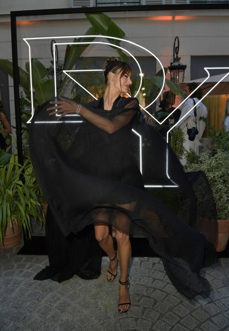 reine de pique onlyfans belle chaude des photos