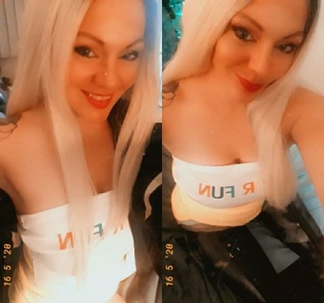 ébène à la peau foncée onlyfans sexe hd photo