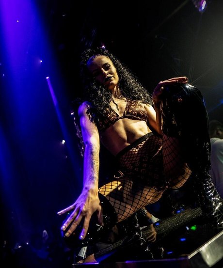 Veta George Models modèle parfait archive