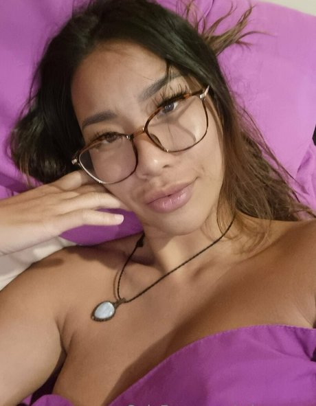 ado rousse aux gros seins onlyfans joli art photo