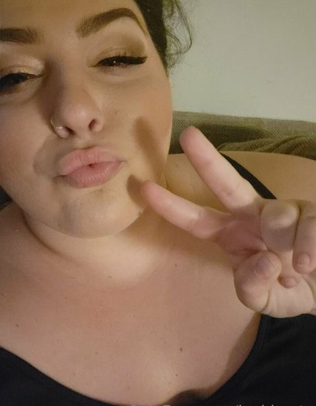 leahhaute modèle de haute qualité img