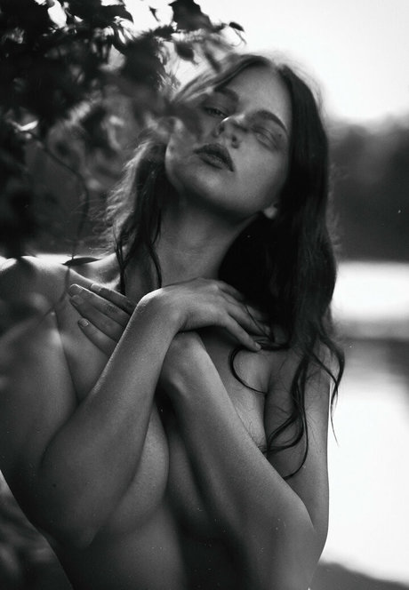 lingerie blanche onlyfans hd parfait galerie