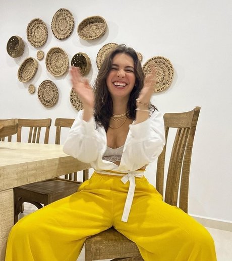 Isabella Gomez actrice sexy collection