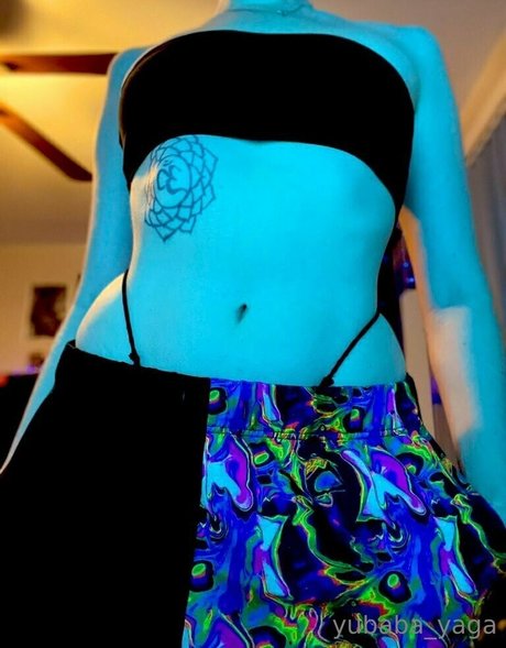 yubaba yaga modèle sexy galeries