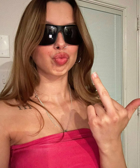 ariiexclusive modèle érotique photos