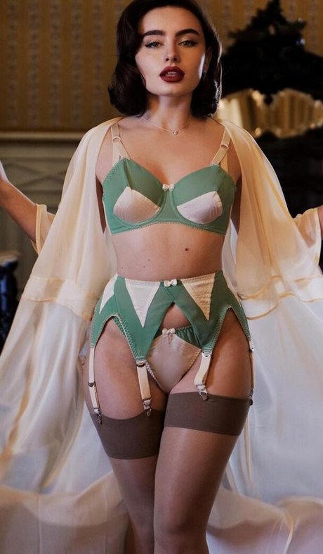 Lira__Karina modèle érotique img