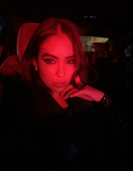 Bruna Balbino joli modèle photo