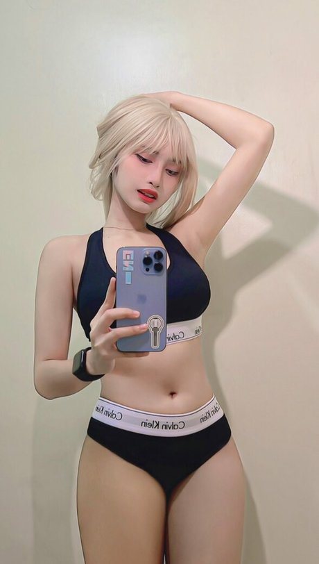 Hayami Haru_ modèle xxx des photos