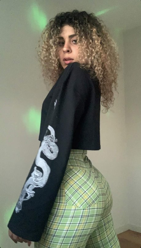 JustYeliz sexe star images